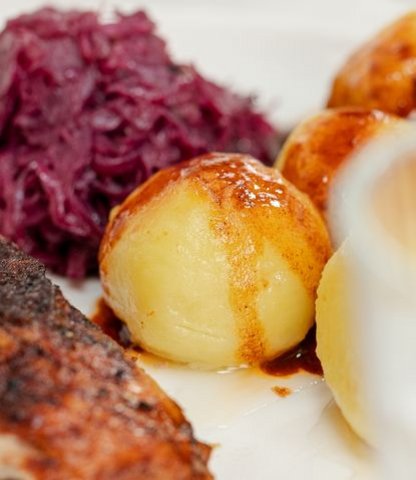 Kartoffelkloß mit Sauce