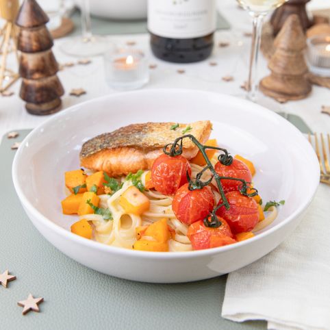 Pasta mit Lachs und Kürbis